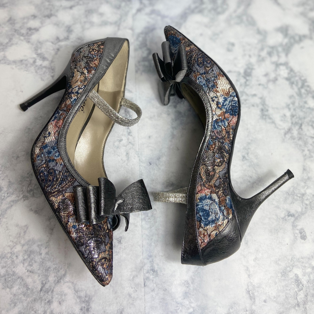 J. Renee' Fame Lace Pumps 6M - Picture 2 of 6
